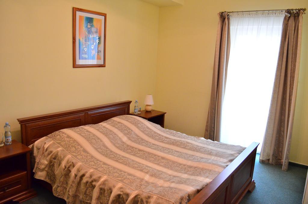 Hotel Mikorzyn Слесин Номер фото