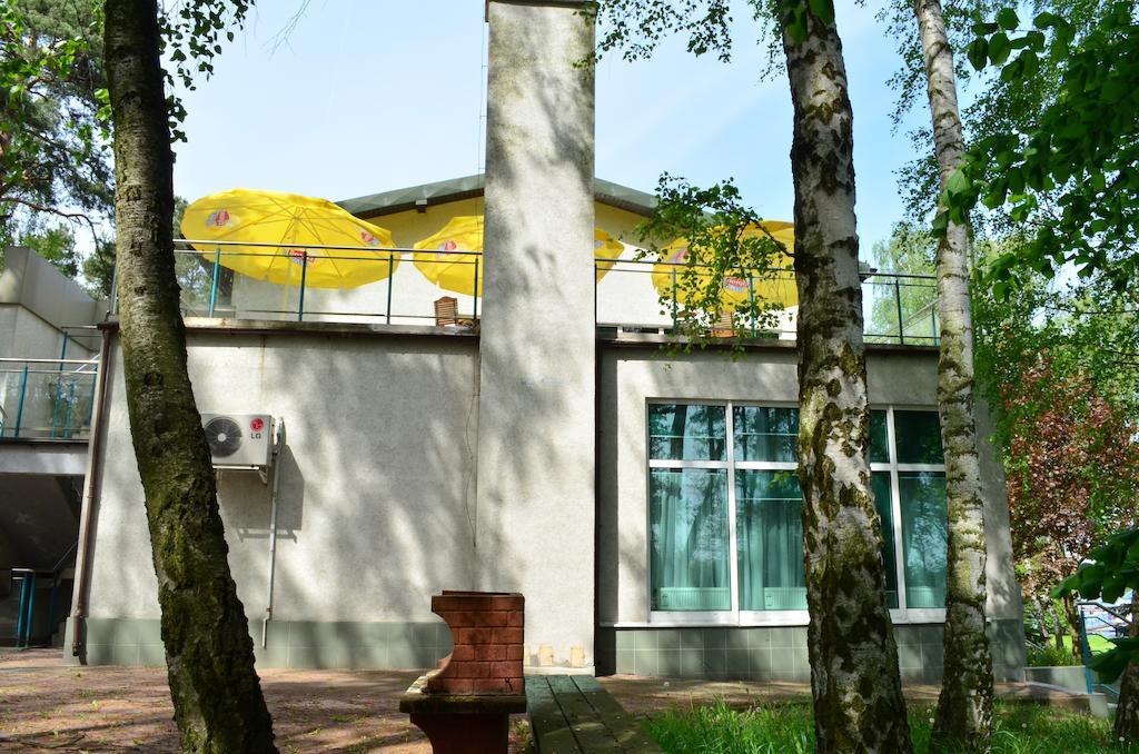 Hotel Mikorzyn Слесин Экстерьер фото